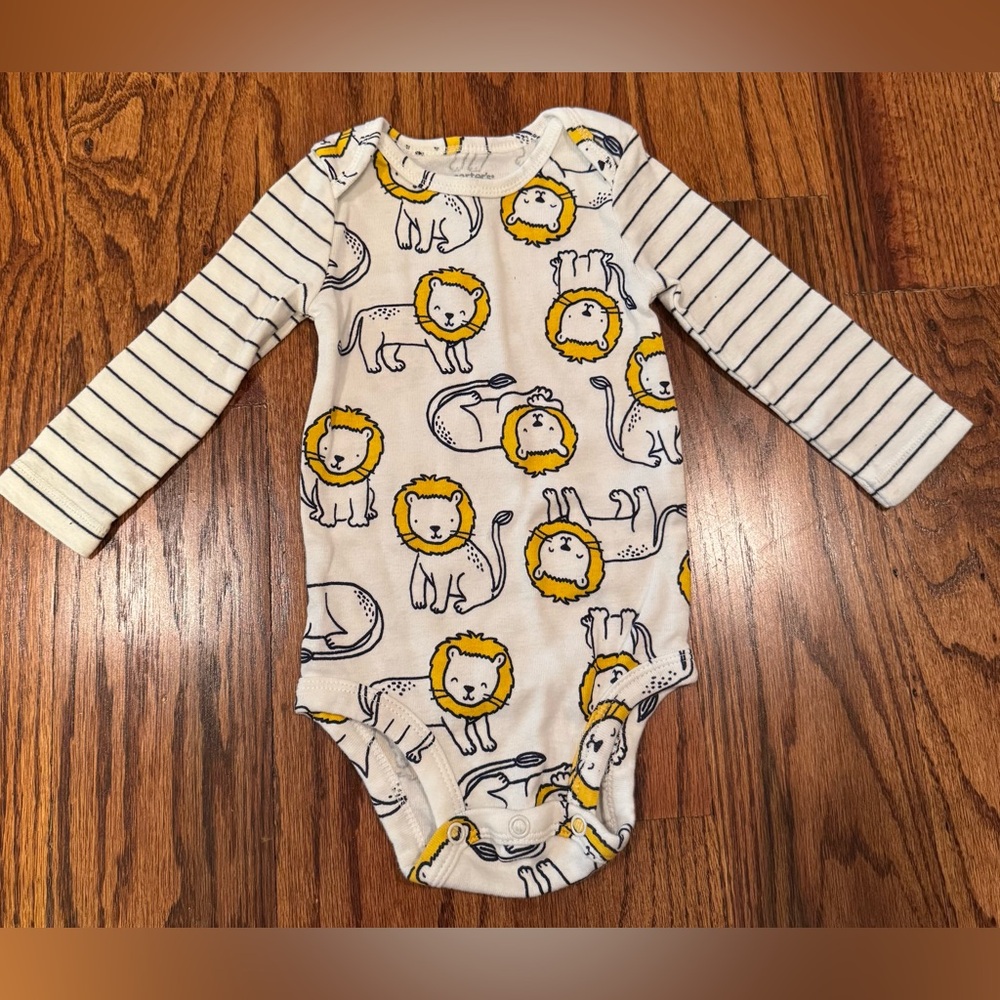 NWOT - Carter’s Striped Lion Print Baby Onesie